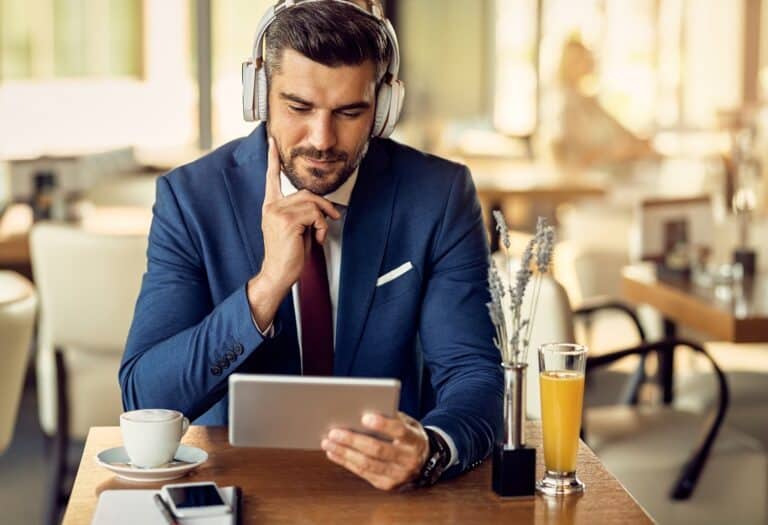Discover the 5 Best Business Podcasts of 2023!