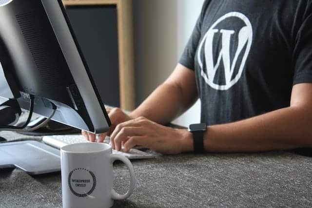 Blogging side hustle